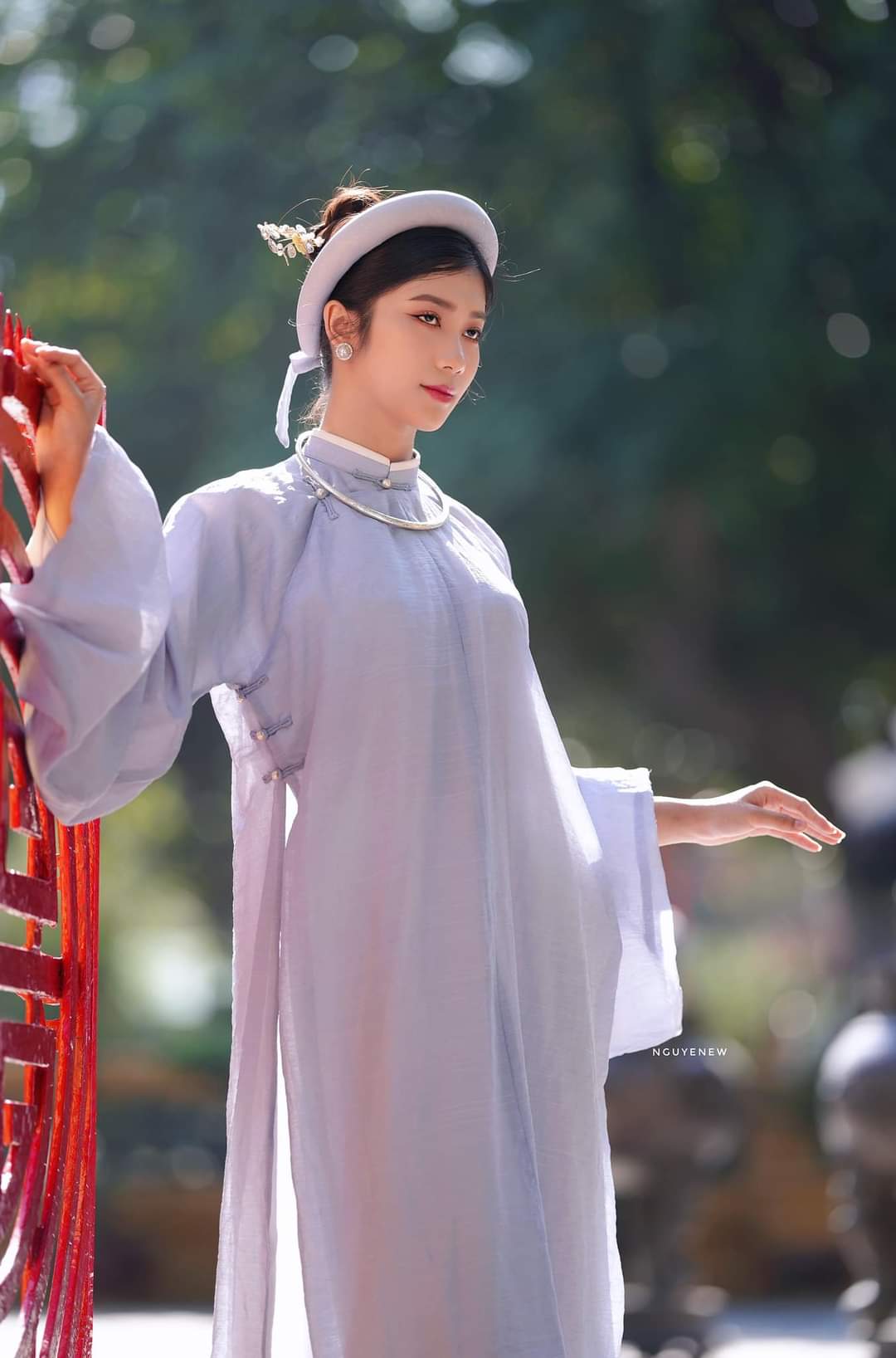 Viet Nam traditional clothes at 17th century