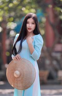 Naive ao dai