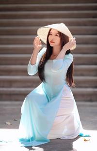 Naive ao dai