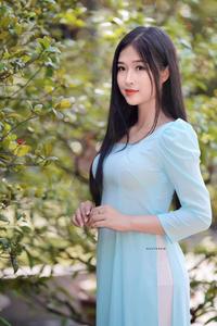 Naive ao dai