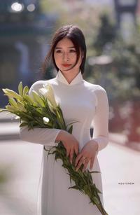 Naive ao dai