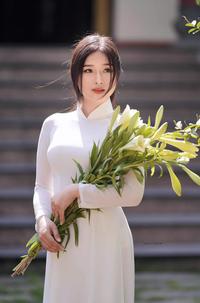 Naive ao dai