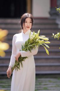 Naive ao dai