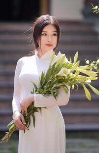 Naive ao dai