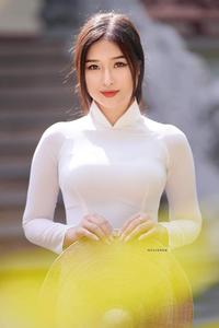 Naive ao dai