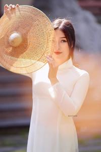 Naive ao dai