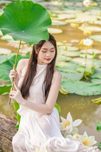 White lotus and young vietnamese