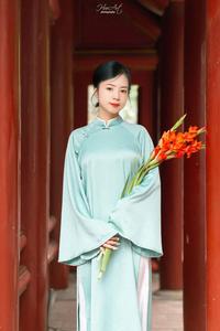 Vietnamese woman ao dai traditional