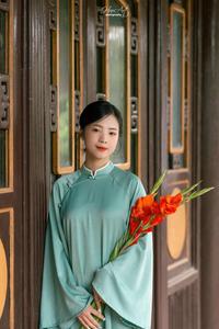 Vietnamese woman ao dai traditional