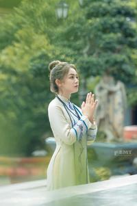 looking for peace with ao dai