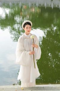 Vietnamese traditional clothes of woman