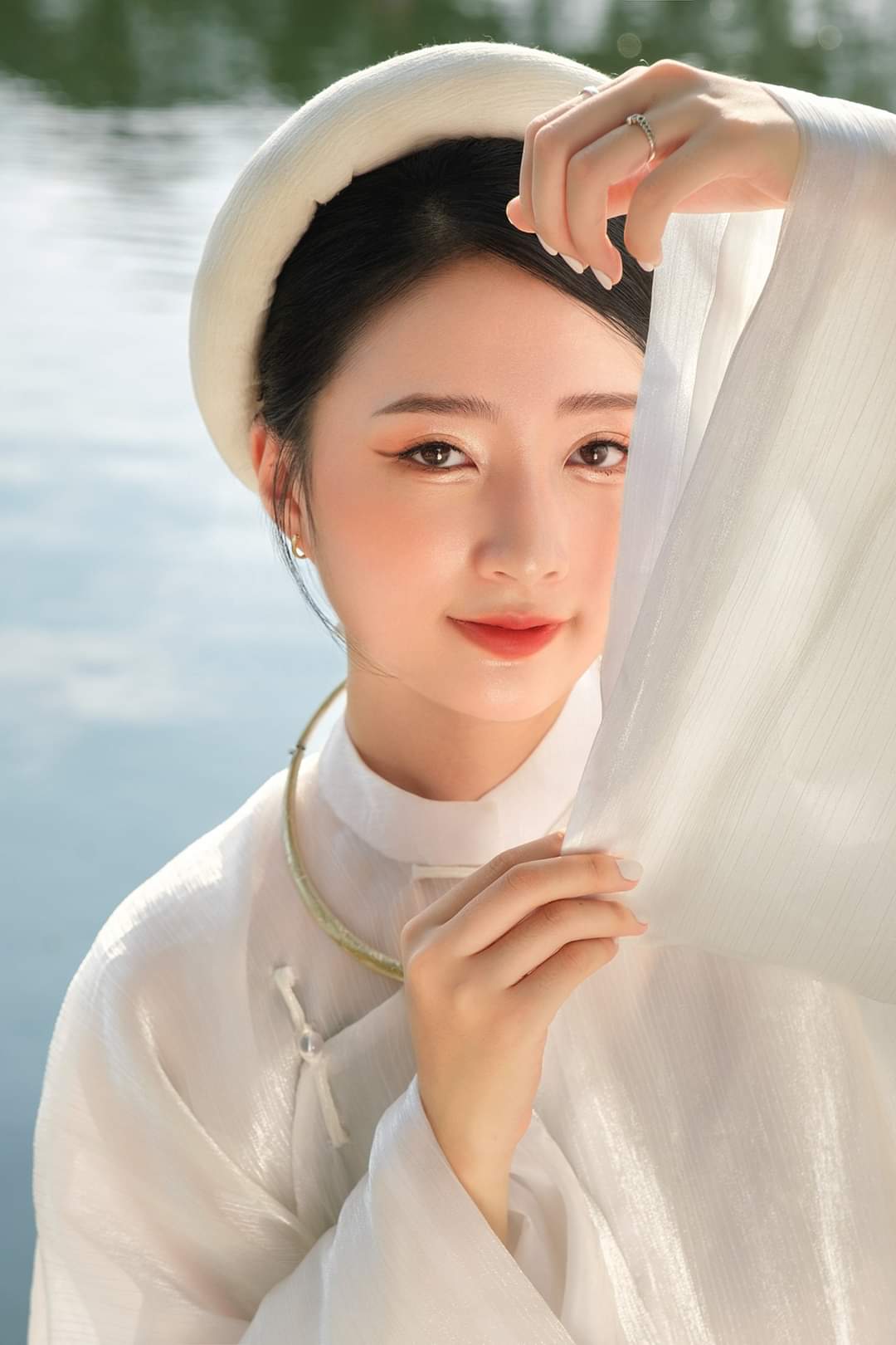 Vietnamese traditional clothes of woman